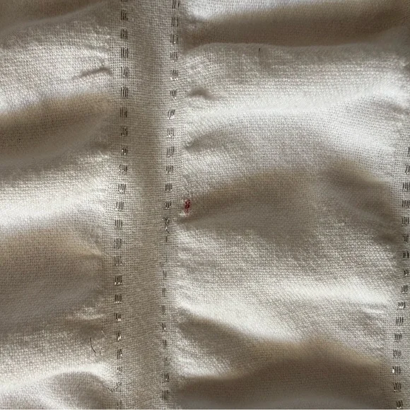 Silver & white lightweight cotton bedspread/end of bed throw. 71”x80”. - Picture 4 of 7